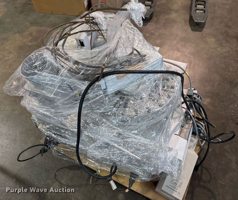 image for item NO9608 Agilent 6890N gas chromatograph