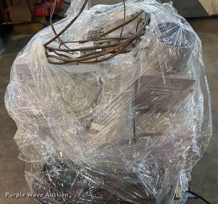 image for item NO9608 Agilent 6890N gas chromatograph