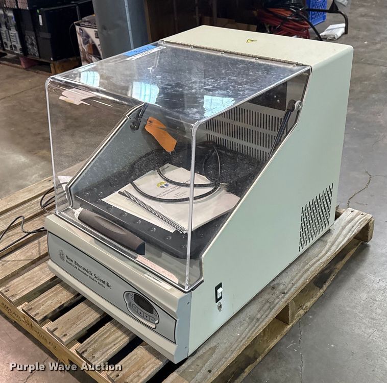 image for item NO9609 New Brunswick Excella E24 incubator shaker