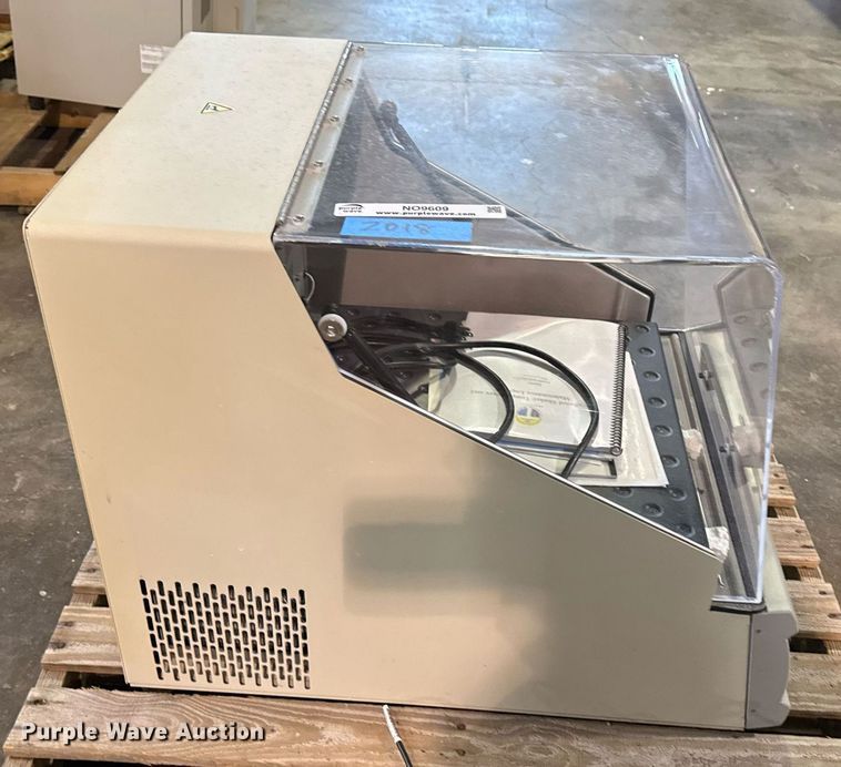 image for item NO9609 New Brunswick Excella E24 incubator shaker