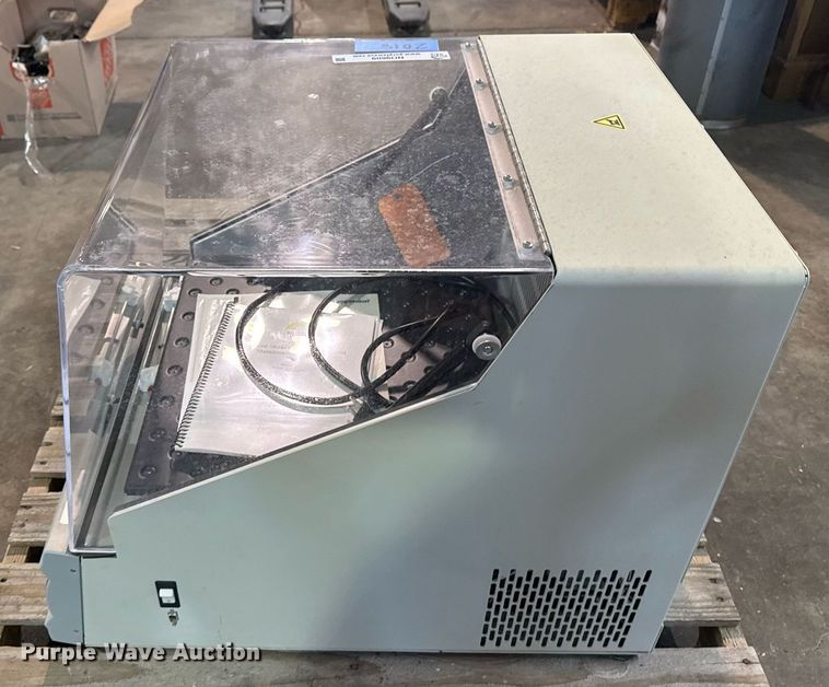 image for item NO9609 New Brunswick Excella E24 incubator shaker