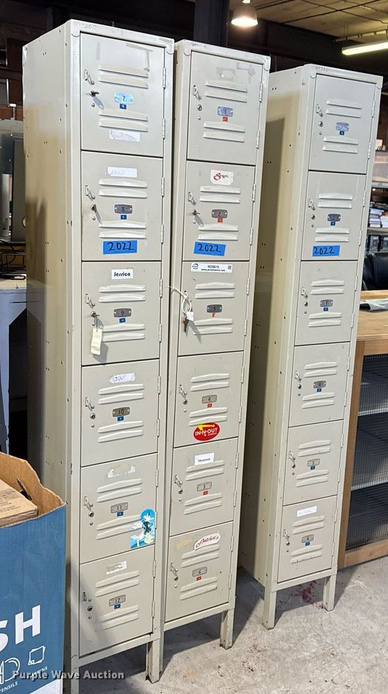 image for item NO9616 (3) lockers