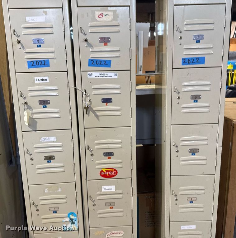 image for item NO9616 (3) lockers