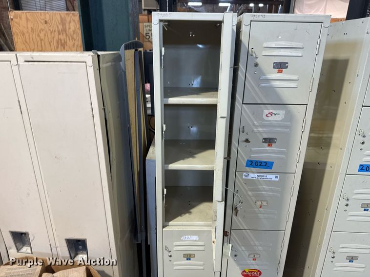 image for item NO9616 (3) lockers