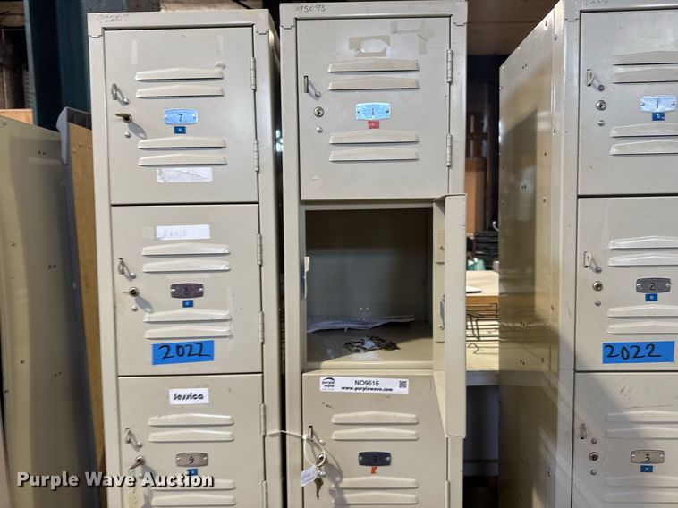 image for item NO9616 (3) lockers