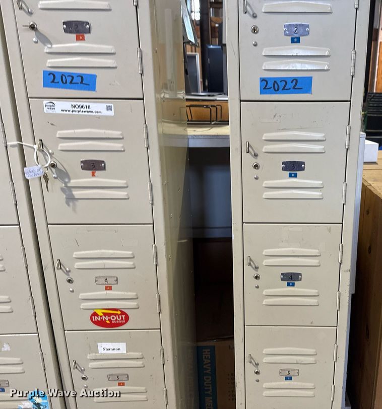 image for item NO9616 (3) lockers