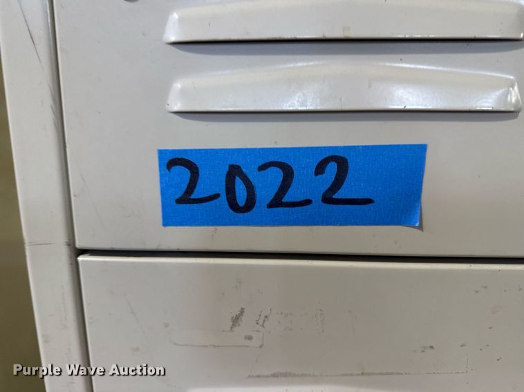 image for item NO9616 (3) lockers