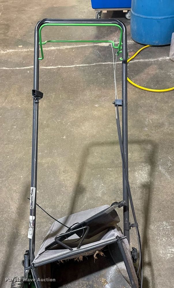 image for item NO9621 Lawn and garden equipment