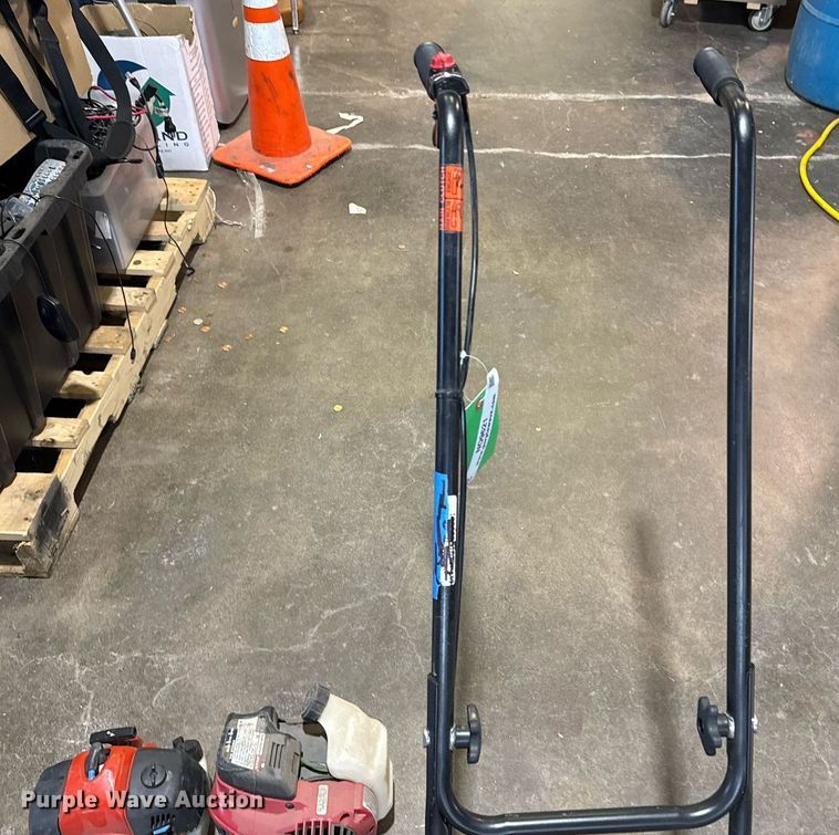 image for item NO9621 Lawn and garden equipment