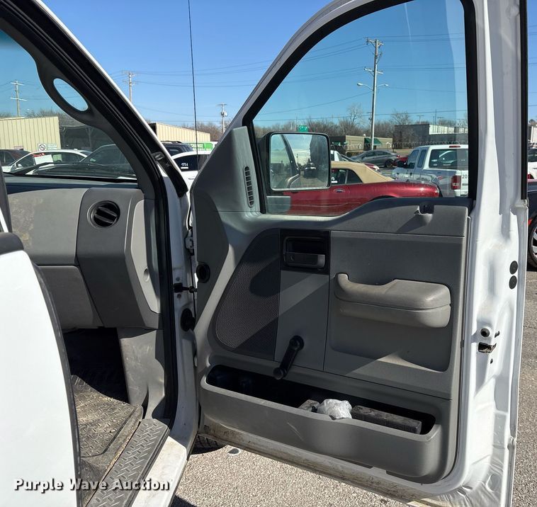 image for item NO9639 2006 Ford F150 pickup truck