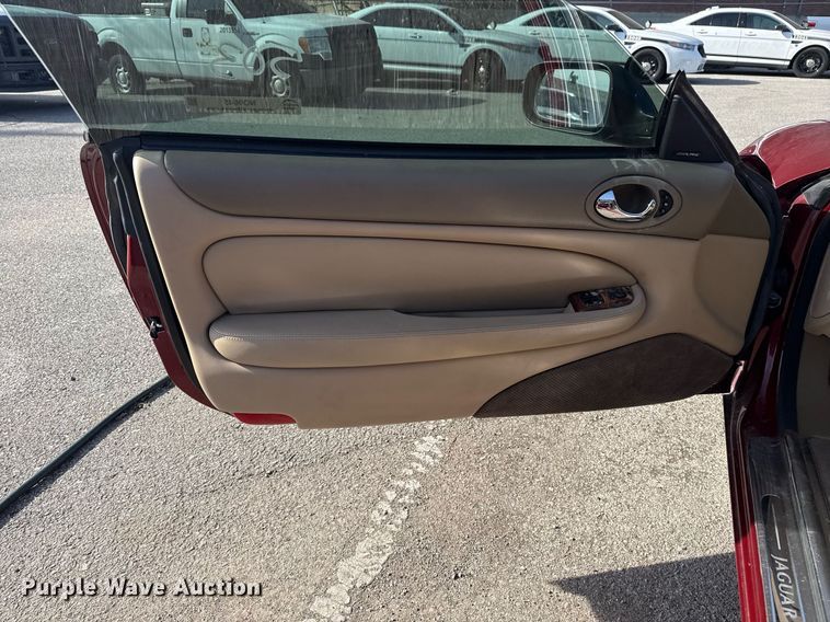 image for item NO9645 2000 Jaguar XK8 convertible