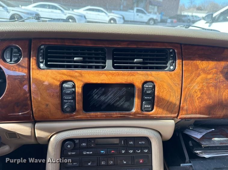 image for item NO9645 2000 Jaguar XK8 convertible