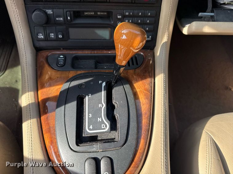 image for item NO9645 2000 Jaguar XK8 convertible