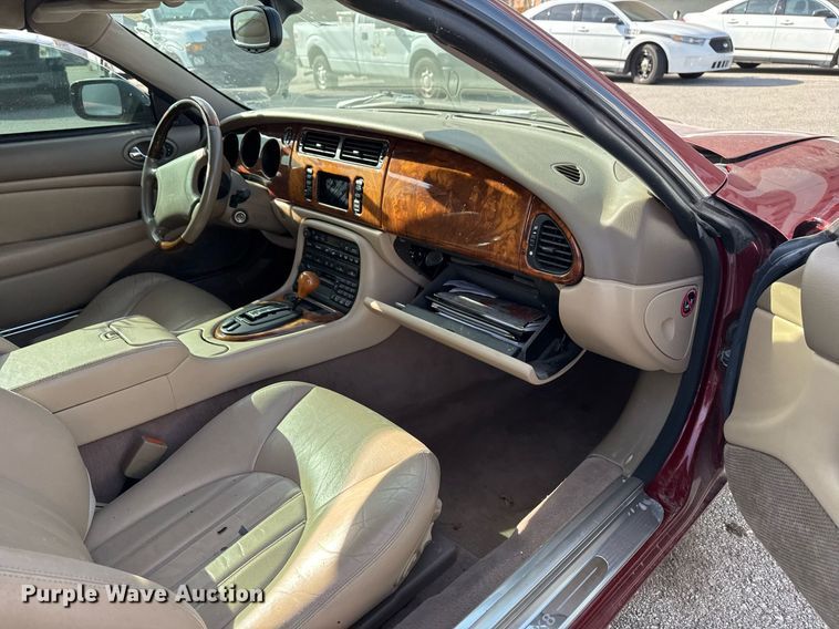 image for item NO9645 2000 Jaguar XK8 convertible