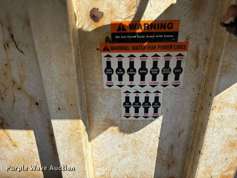 image for item NO9648 2017 Kenworth T370 grapple crane truck