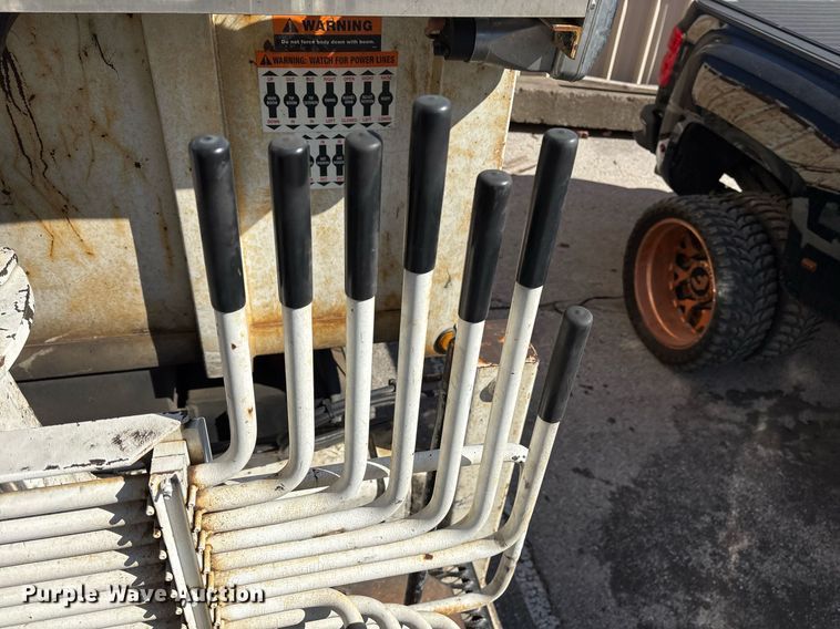 image for item NO9648 2017 Kenworth T370 grapple crane truck