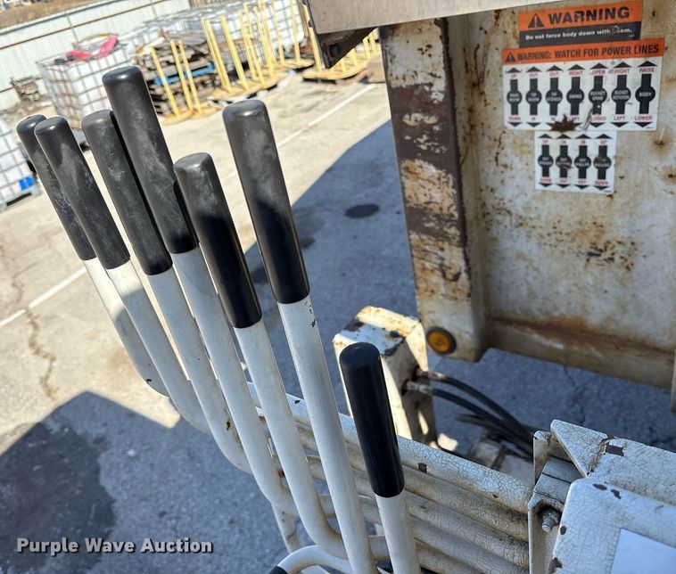 image for item NO9648 2017 Kenworth T370 grapple crane truck