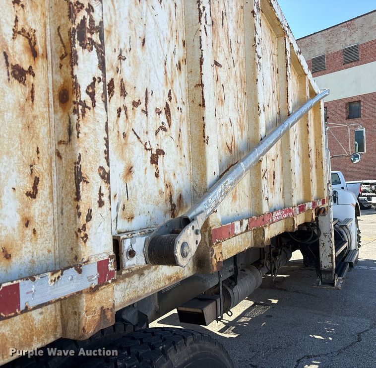 image for item NO9648 2017 Kenworth T370 grapple crane truck