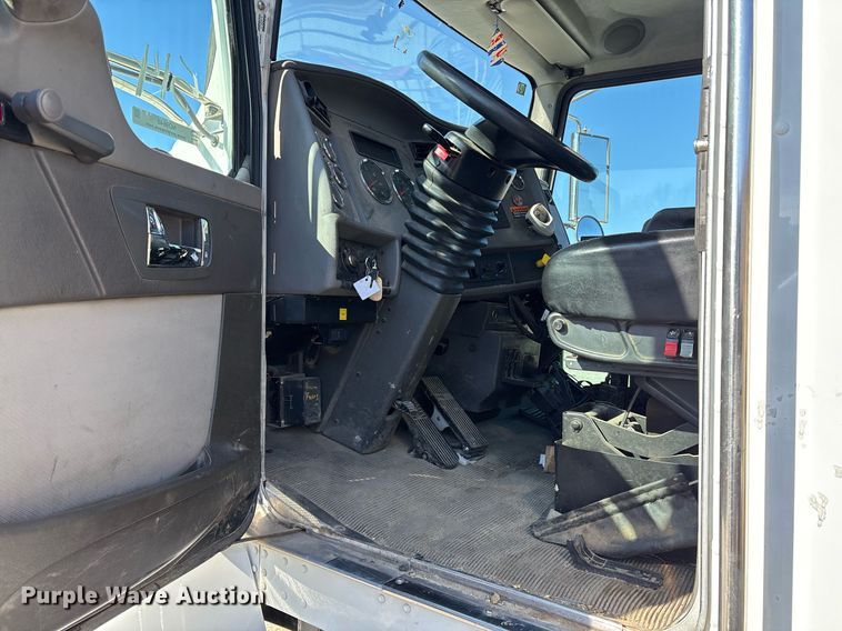 image for item NO9648 2017 Kenworth T370 grapple crane truck