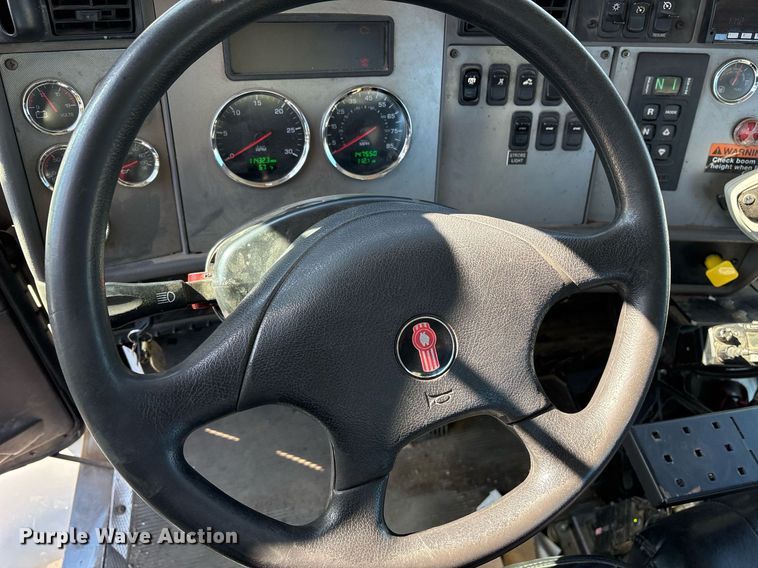 image for item NO9648 2017 Kenworth T370 grapple crane truck