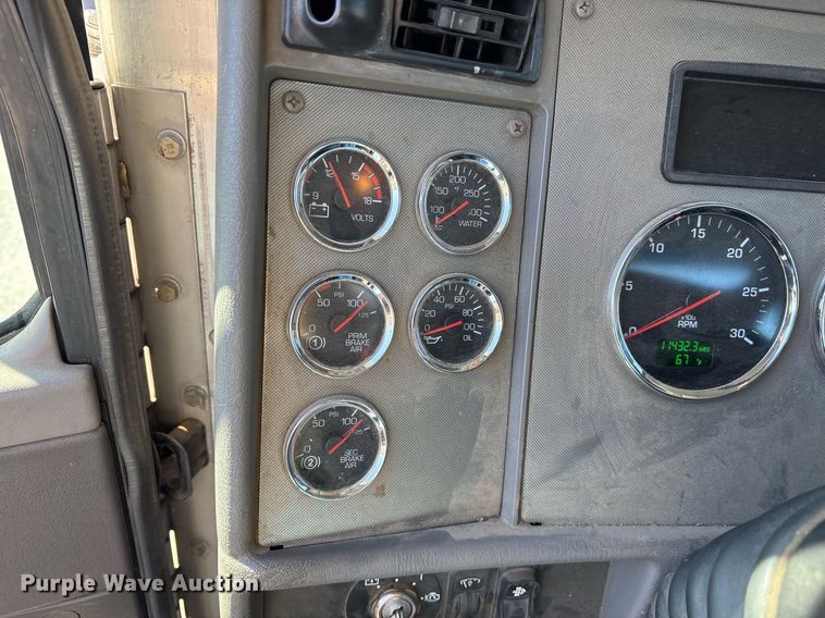 image for item NO9648 2017 Kenworth T370 grapple crane truck