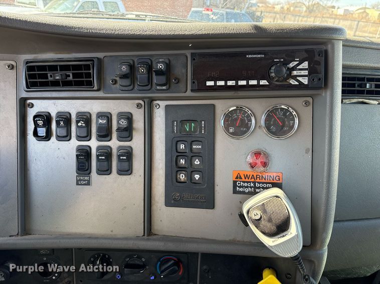 image for item NO9648 2017 Kenworth T370 grapple crane truck