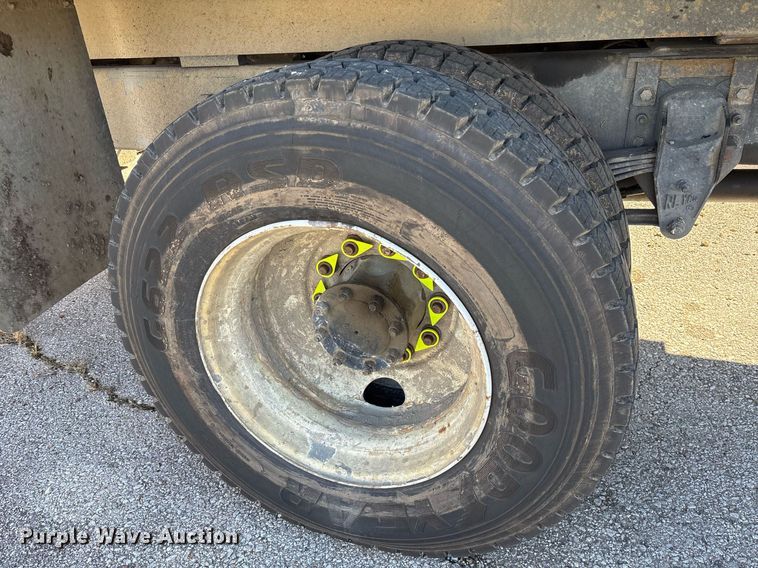 image for item NO9648 2017 Kenworth T370 grapple crane truck