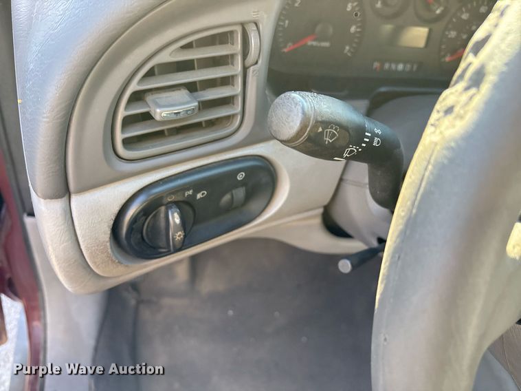 image for item NO9650 2004 Ford Taurus 