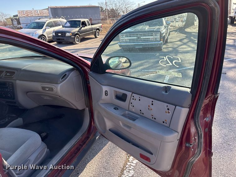 image for item NO9650 2004 Ford Taurus 