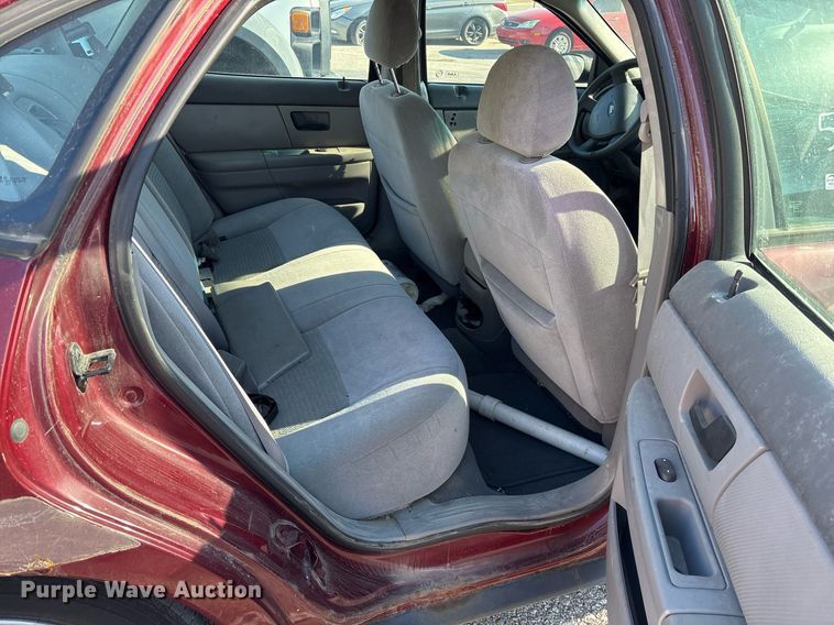 image for item NO9650 2004 Ford Taurus 