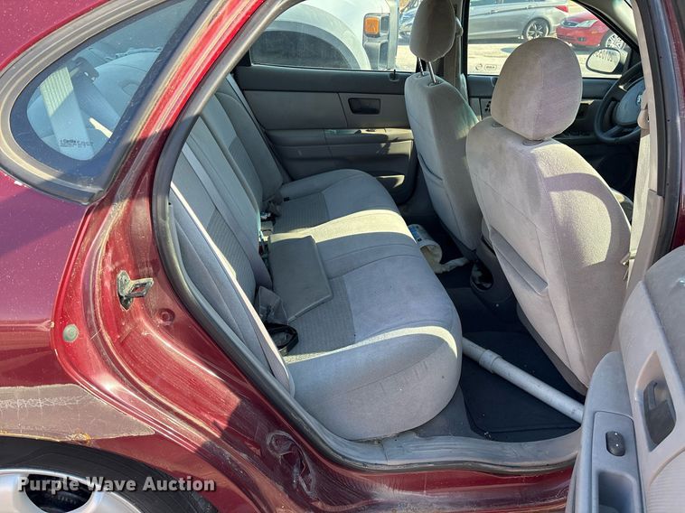 image for item NO9650 2004 Ford Taurus 