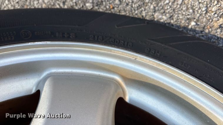 image for item NO9650 2004 Ford Taurus 