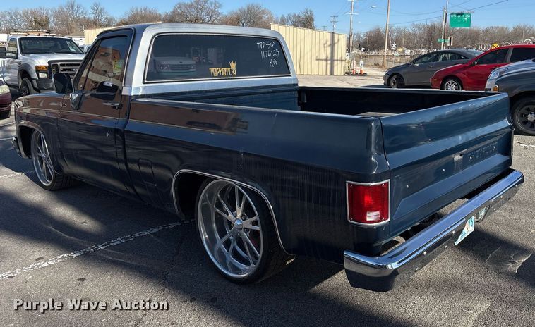 image for item NO9652 1985 Chevrolet C10 pickup truck