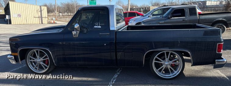 image for item NO9652 1985 Chevrolet C10 pickup truck