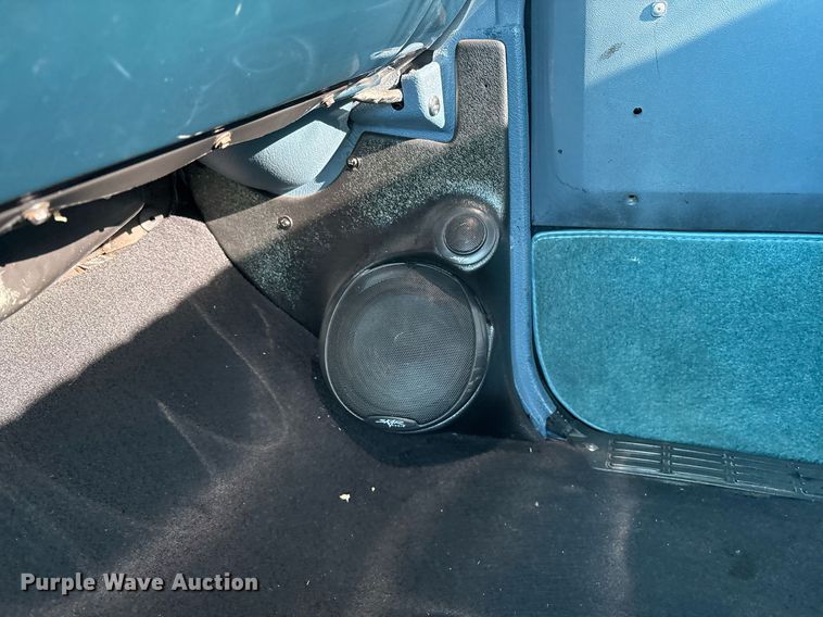 image for item NO9652 1985 Chevrolet C10 pickup truck