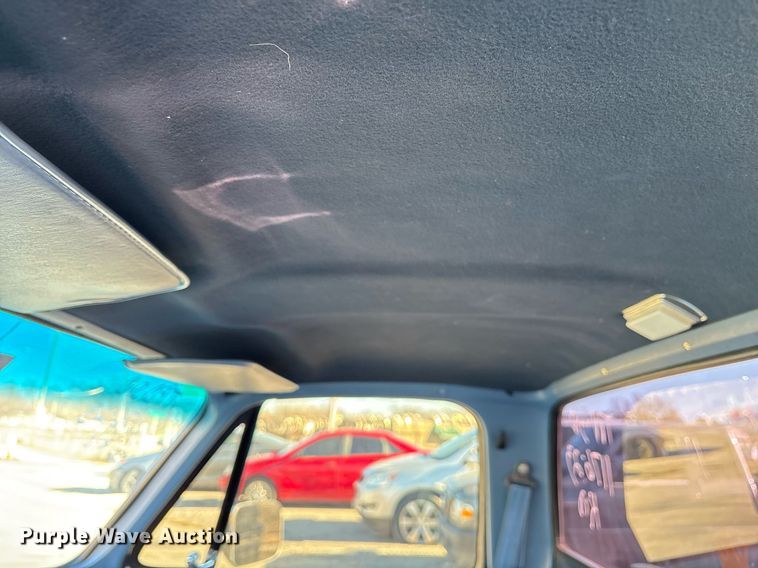 image for item NO9652 1985 Chevrolet C10 pickup truck