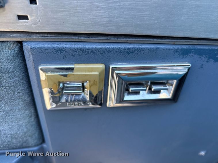 image for item NO9652 1985 Chevrolet C10 pickup truck