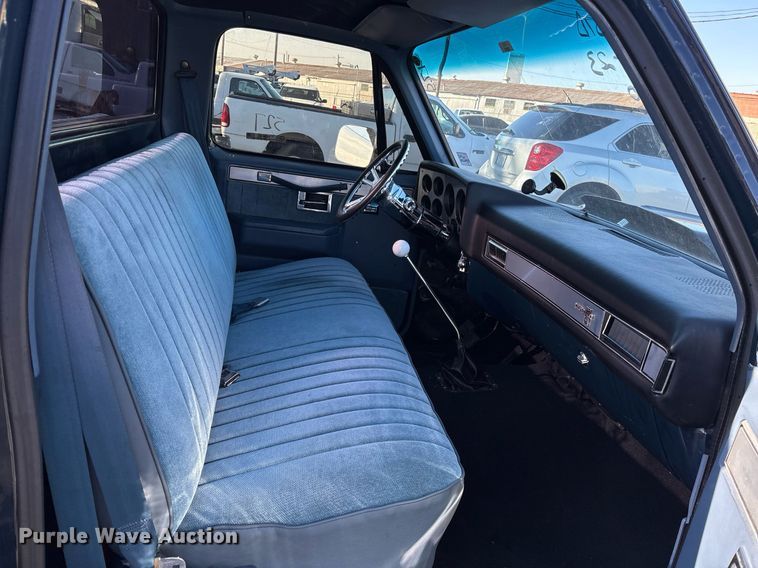 image for item NO9652 1985 Chevrolet C10 pickup truck