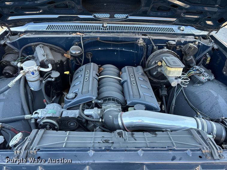 image for item NO9652 1985 Chevrolet C10 pickup truck