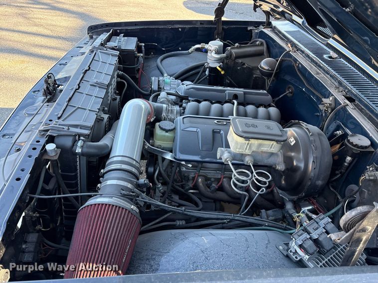 image for item NO9652 1985 Chevrolet C10 pickup truck