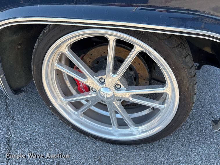 image for item NO9652 1985 Chevrolet C10 pickup truck