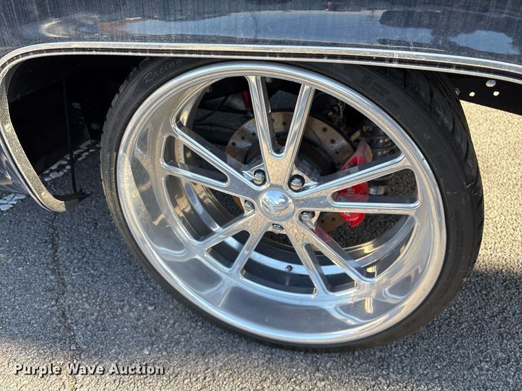 image for item NO9652 1985 Chevrolet C10 pickup truck