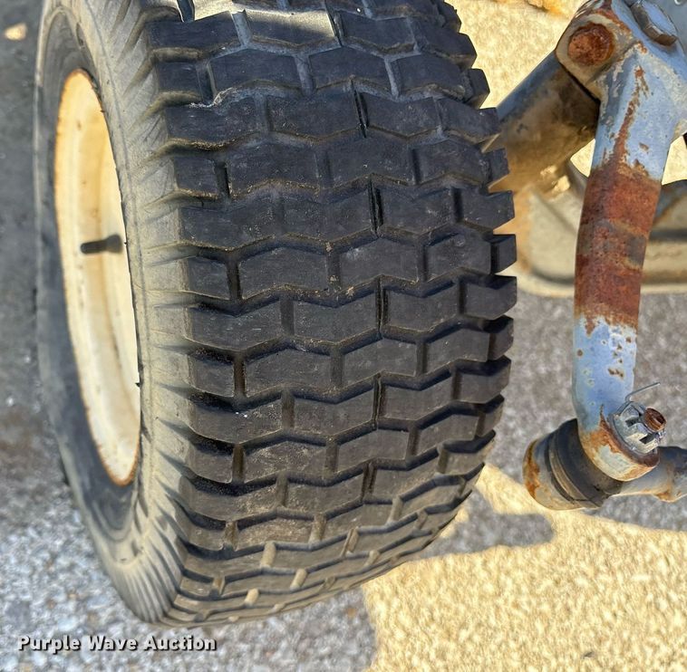 image for item NO9656 Kubota F2560E lawn mower