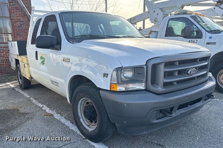 image for item NO9658 2002 Ford F250 Super Duty SuperCab utility bed pickup truck