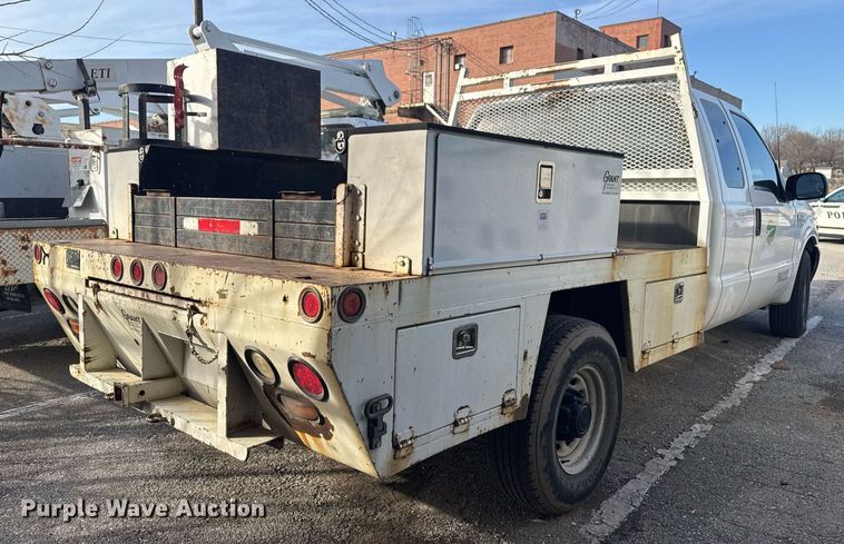 image for item NO9658 2002 Ford F250 Super Duty SuperCab utility bed pickup truck