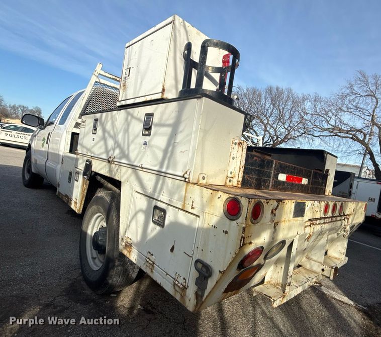 image for item NO9658 2002 Ford F250 Super Duty SuperCab utility bed pickup truck