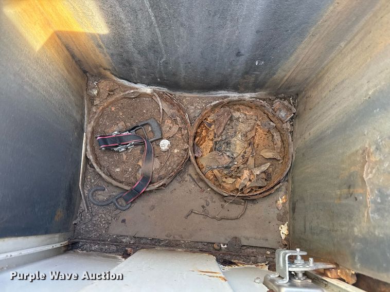 image for item NO9658 2002 Ford F250 Super Duty SuperCab utility bed pickup truck