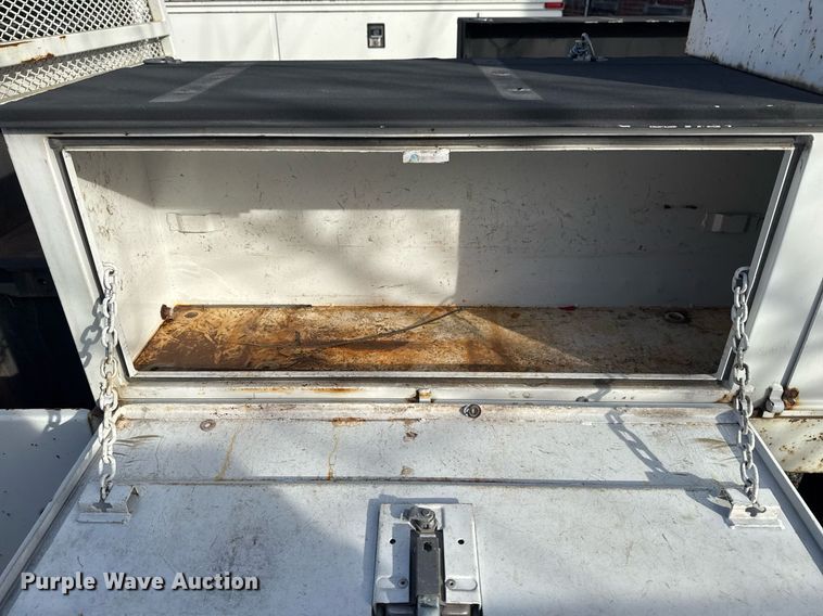 image for item NO9658 2002 Ford F250 Super Duty SuperCab utility bed pickup truck