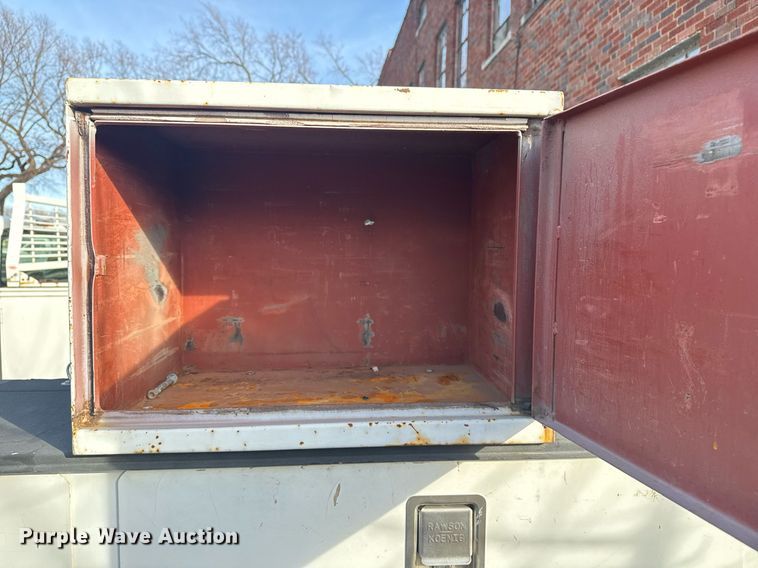 image for item NO9658 2002 Ford F250 Super Duty SuperCab utility bed pickup truck