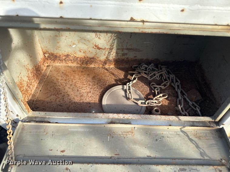 image for item NO9658 2002 Ford F250 Super Duty SuperCab utility bed pickup truck